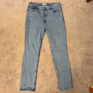 Abercrombie & Fitch The 90's Slim Straight Ultra High Rise Jean